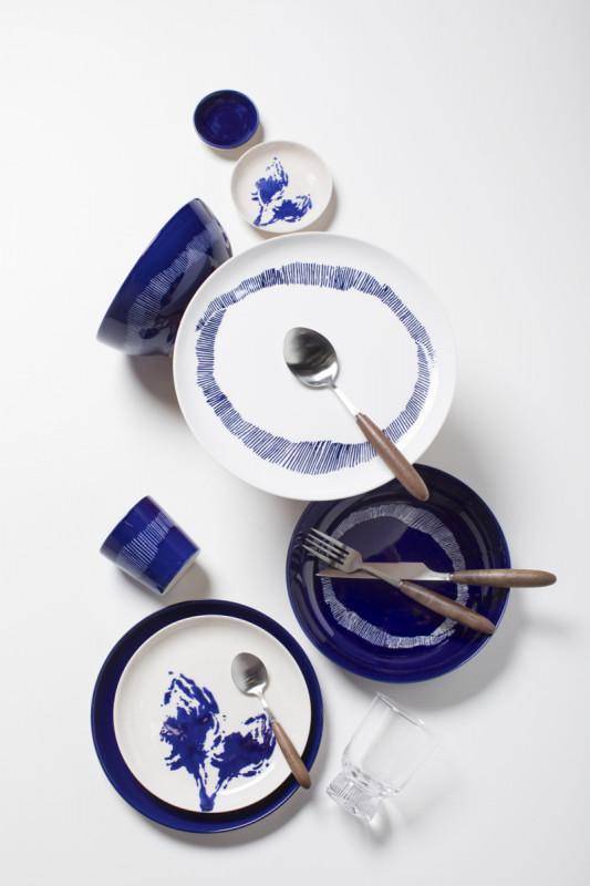 Assiette plate rond lapis lazuli swirl - points blancs grès Ø 26,5 cm Feast By Ottolenghi Serax